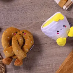 Hallmark Shop -Hallmark Shop Better Together Pretzel and Cheese Dip Magnetic Plush 1KID2093 02
